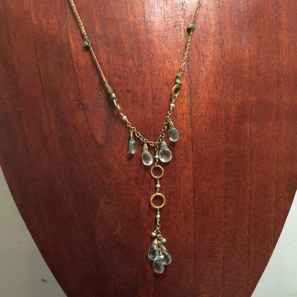 Gold and Black Pendant Necklace with Elegant Design - Picture 6 of 7